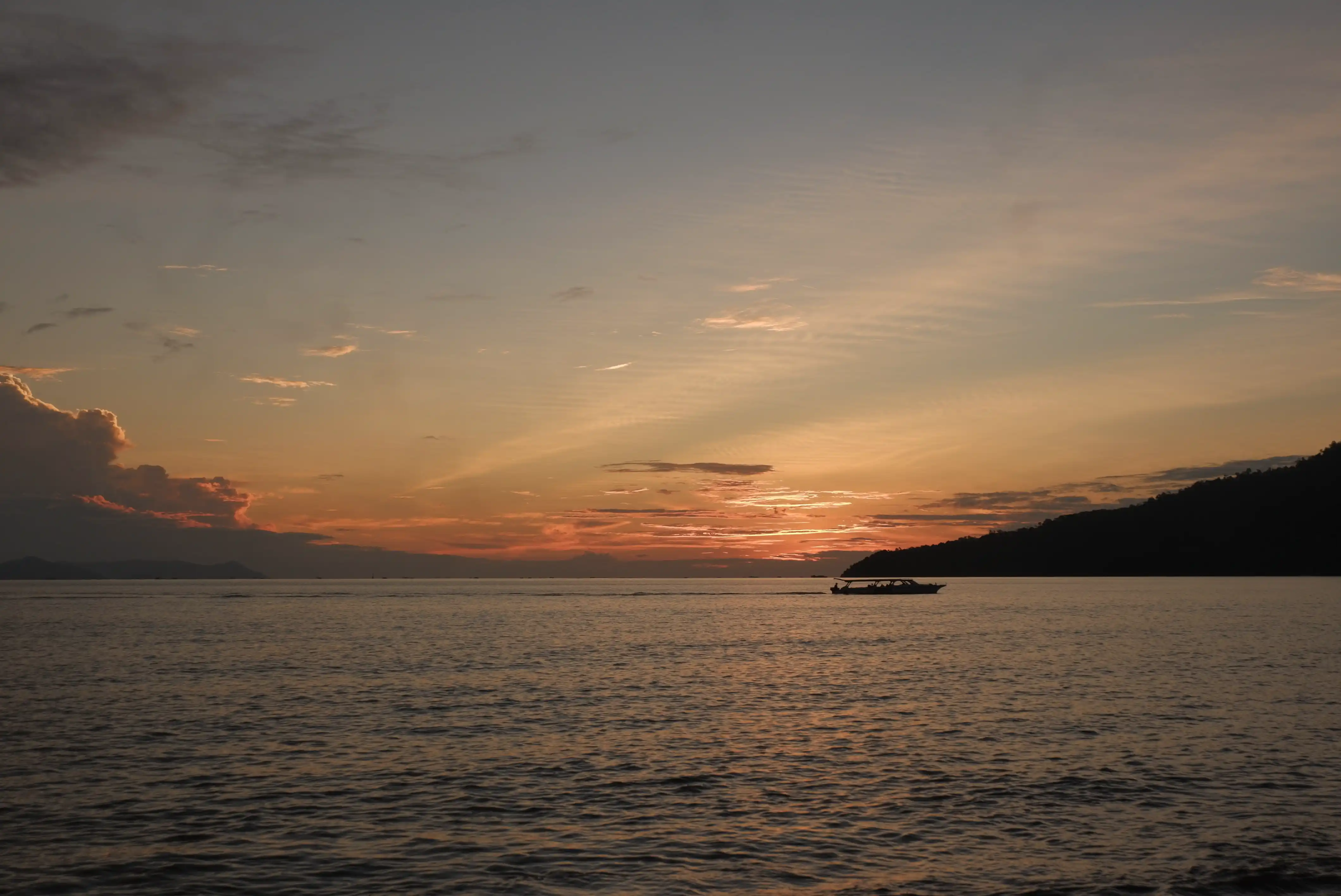Suasana pesisir Pantai Pandan